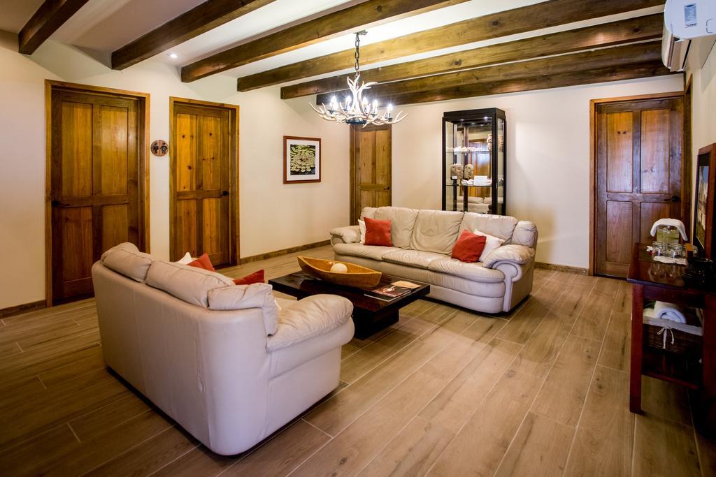 Las Lagunas Boutique Hotel Flores Exterior photo